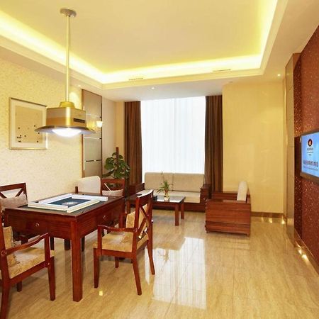 Eurasia Convention International Hotel Ухан Екстериор снимка