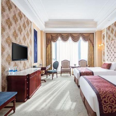 Eurasia Convention International Hotel Ухан Екстериор снимка