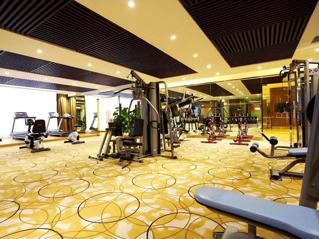 Eurasia Convention International Hotel Ухан Екстериор снимка