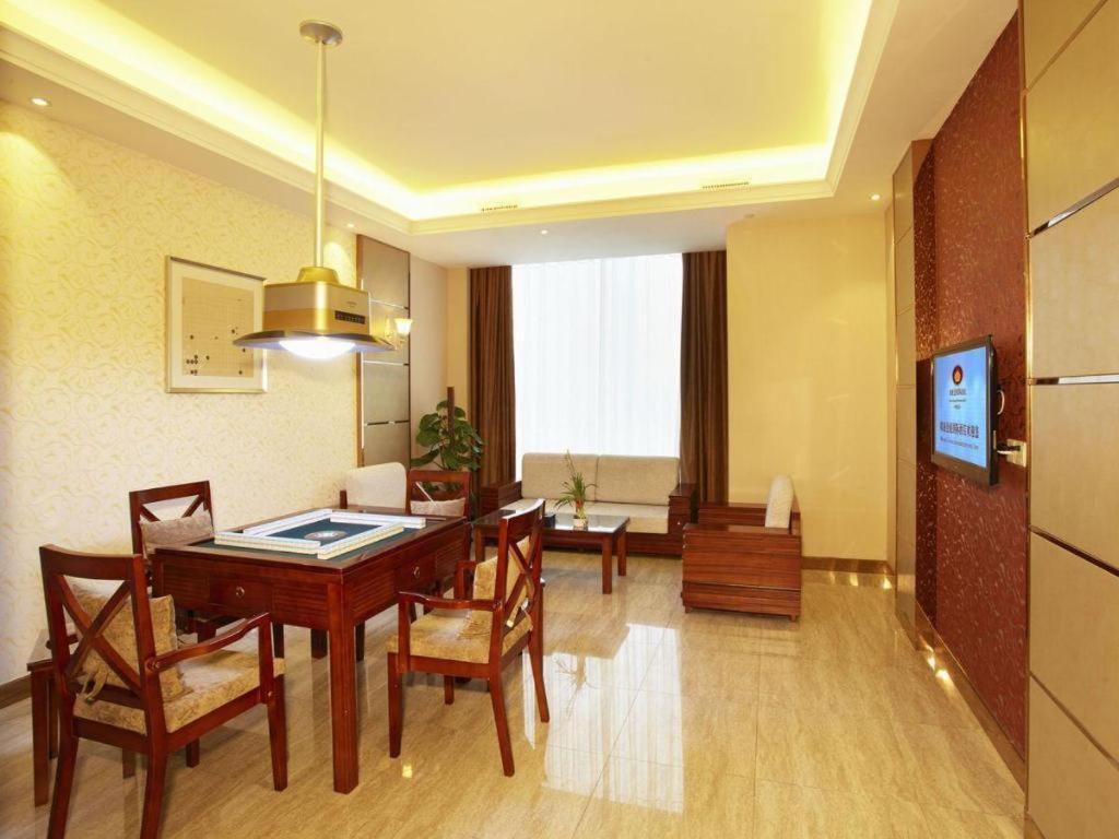 Eurasia Convention International Hotel Ухан Екстериор снимка