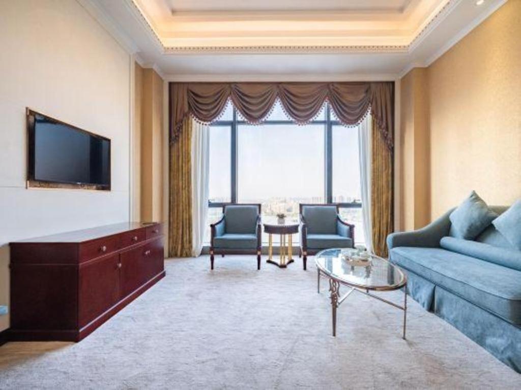 Eurasia Convention International Hotel Ухан Екстериор снимка