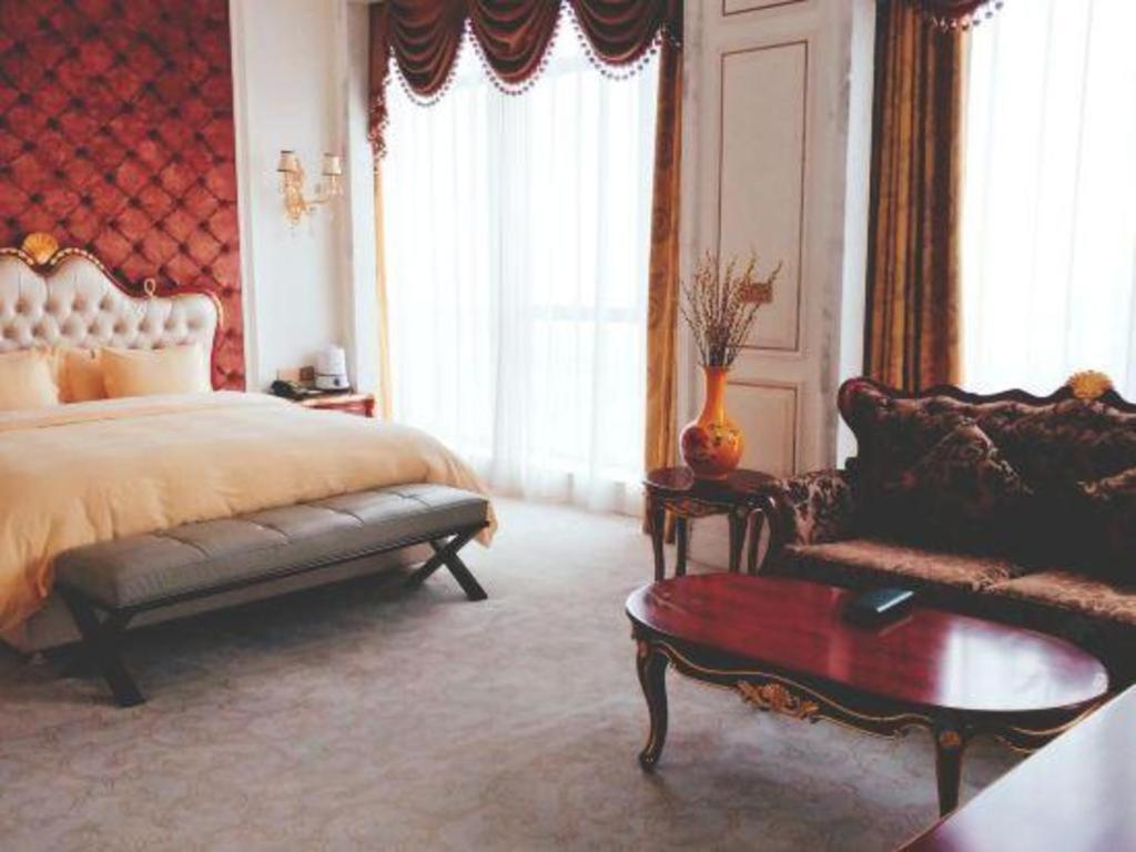 Eurasia Convention International Hotel Ухан Екстериор снимка
